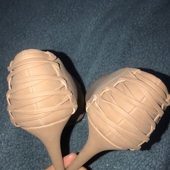 Guess - Picture 2 of 3